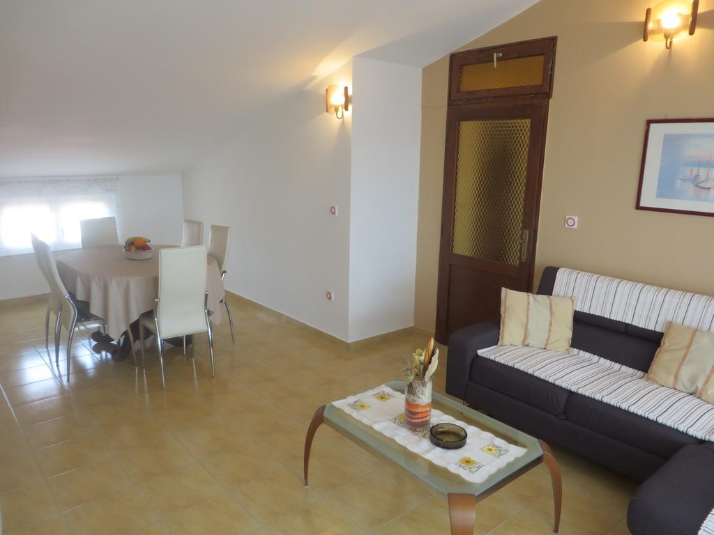 Apartments Gloria Biograd Na Moru Ruang foto