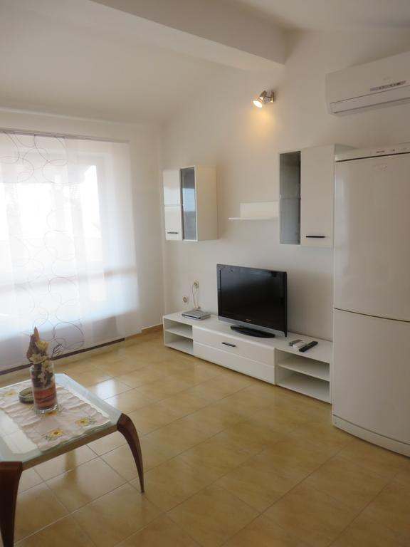 Apartments Gloria Biograd Na Moru Ruang foto