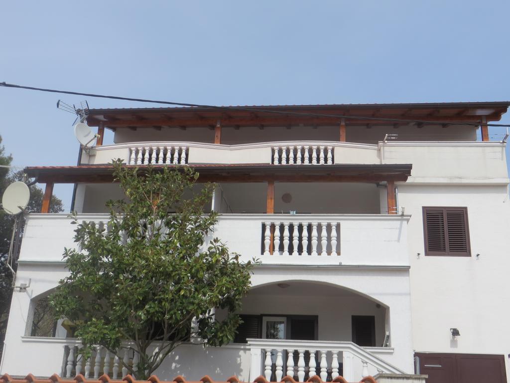 Apartments Gloria Biograd Na Moru Bagian luar foto