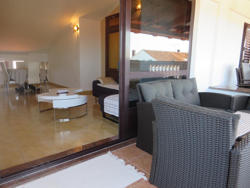 Apartments Gloria Biograd Na Moru Bagian luar foto