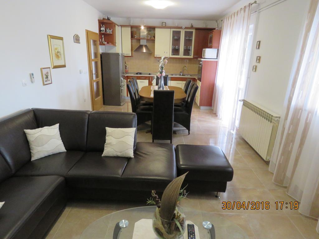Apartments Gloria Biograd Na Moru Bagian luar foto