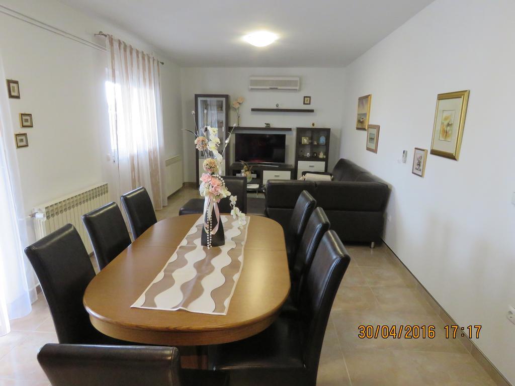 Apartments Gloria Biograd Na Moru Bagian luar foto