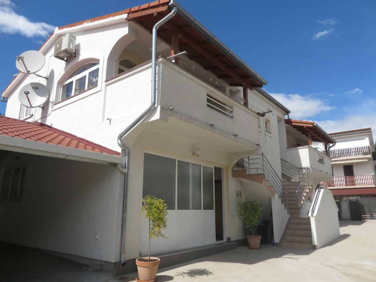 Apartments Gloria Biograd Na Moru Ruang foto